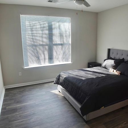 Charleston Apartments Екстер'єр фото
