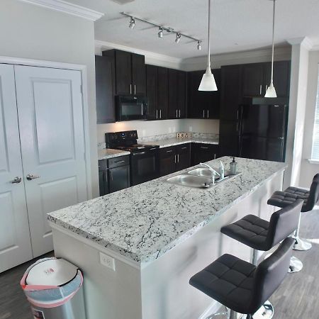 Charleston Apartments Екстер'єр фото