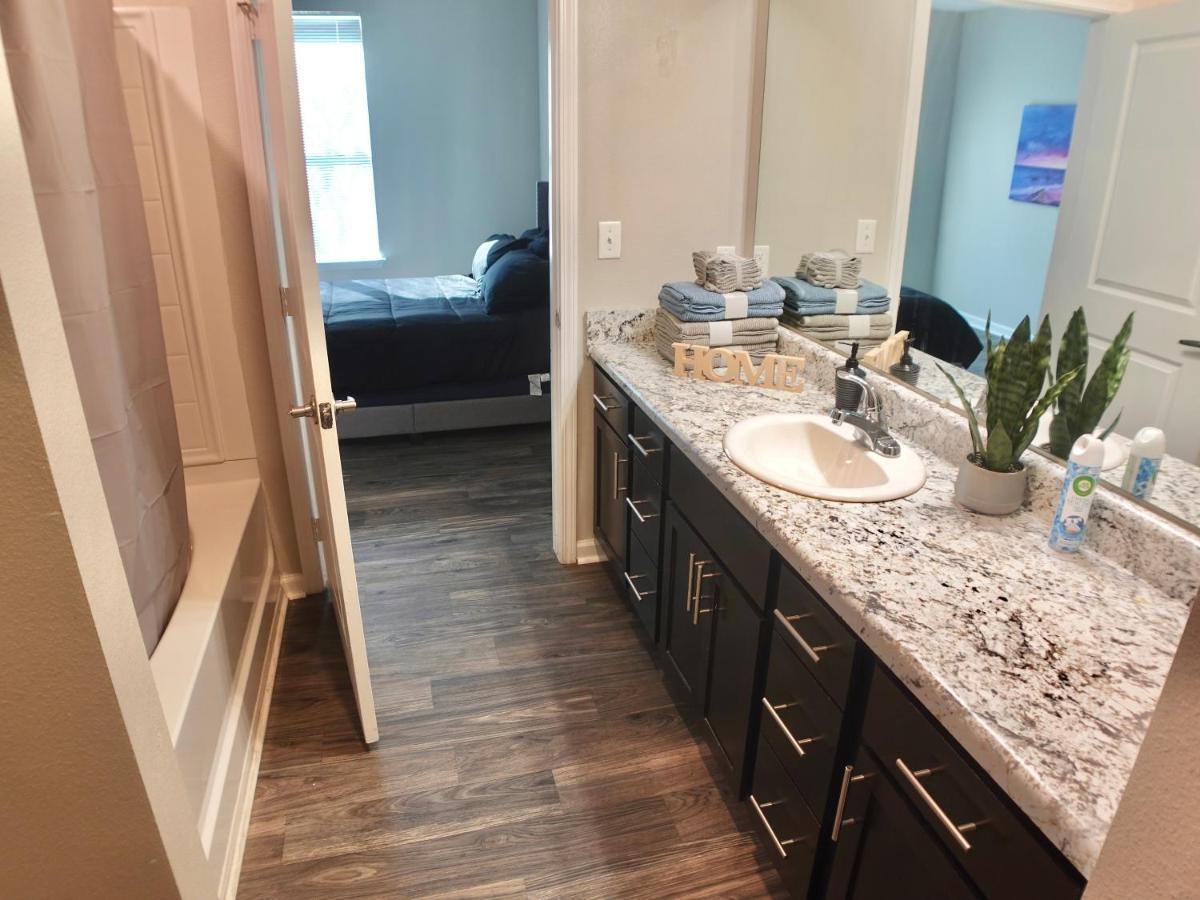 Charleston Apartments Екстер'єр фото